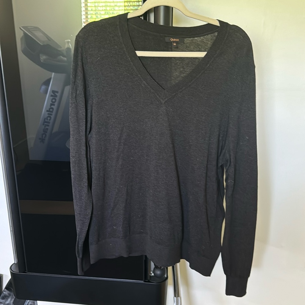 COPY - Soft and comfortable black-grey long sleeve top, XL. V neck. Runs small.